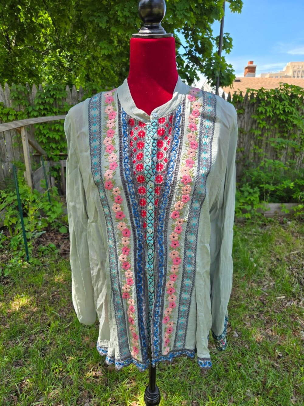 Johnny was embroidered blouse